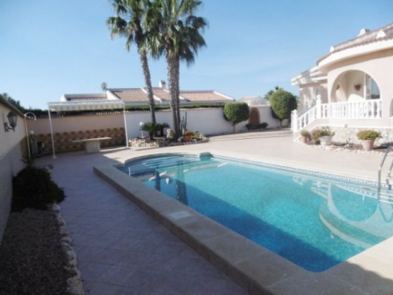 Villa for sale in town, Spain 281611