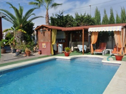 Villa for sale in town, Spain 281613