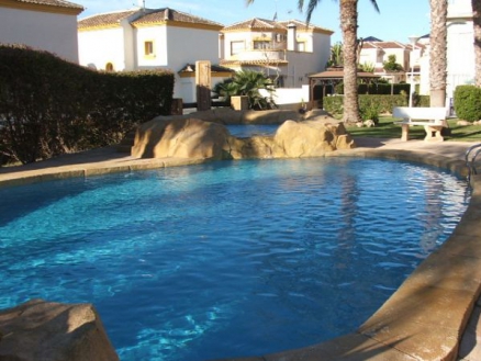 Villa for sale in town, Spain 281619