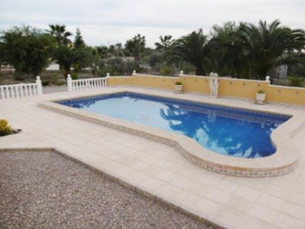 Villa for sale in town, Spain 281649