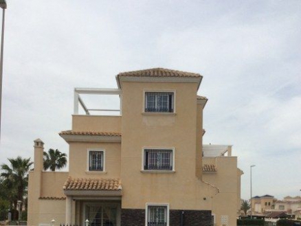 Villa with 4 bedroom in town 281659