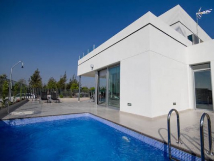 Villa for sale in town, Spain 281676