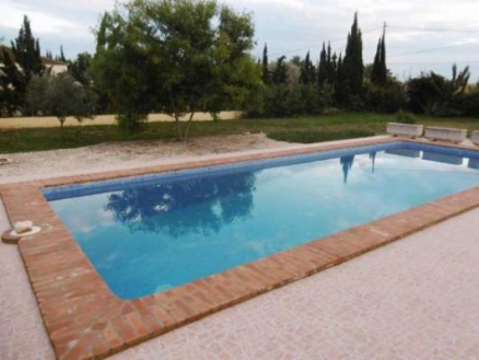 Villa with 3 bedroom in town 281696