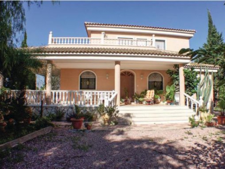 Villa for sale in town 281717