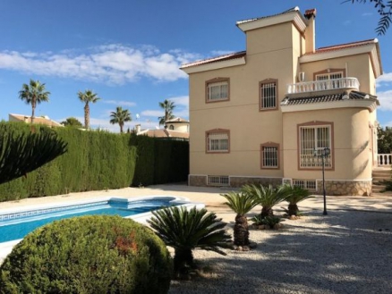 Villa for sale in town 281727