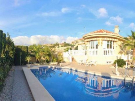 Villa for sale in town 281741