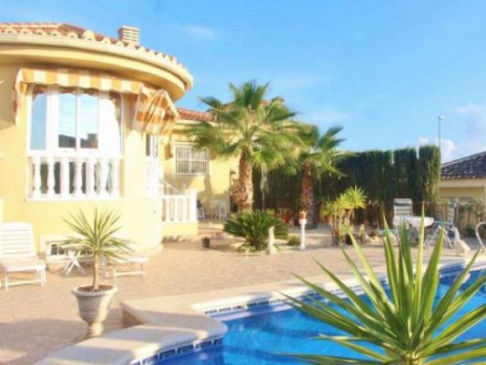 Villa for sale in town, Spain 281741