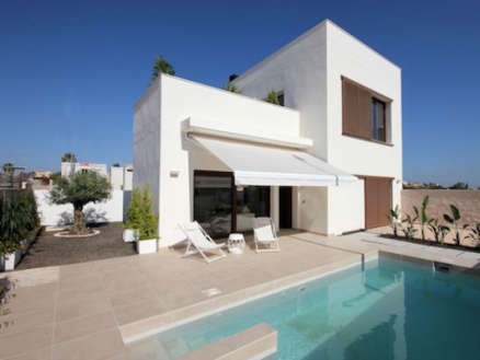 Villa for sale in town 281745