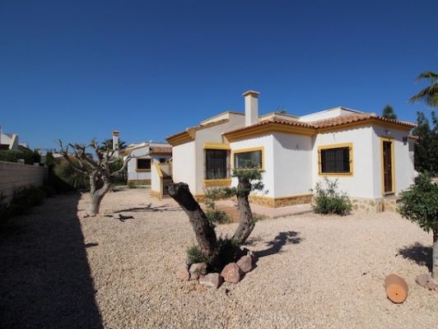 Villa for sale in town, Spain 282449