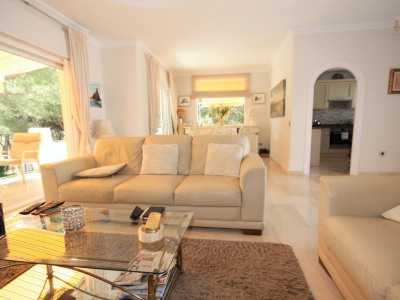 Villa for sale in town, Spain 282595