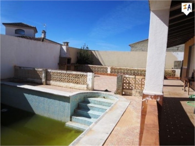 Villa for sale in town, Spain 282934